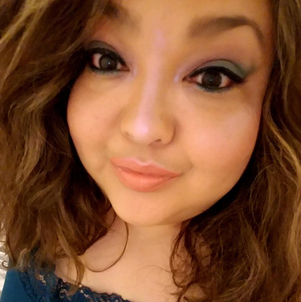 Meet your Posher, Claudia veronica